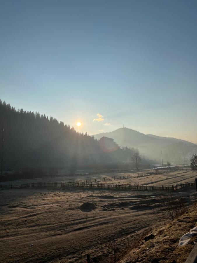 Садиба Between Mountains Mizhhirya  Exterior photo